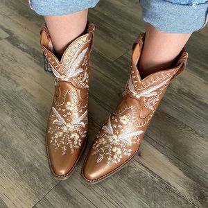 NWOT DINGO GOLD BOOTS